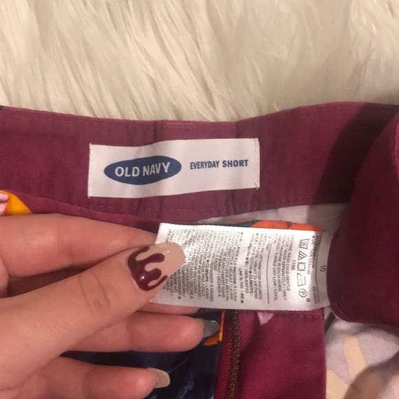 Floral Old Navy shorts - Picture 2 of 4